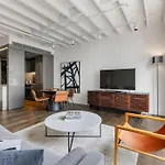 Chic 2-Bedroom In Surry Hills